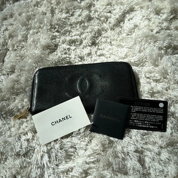 Black Chanel caviar leather long zip wallet - Picture 2 of 12